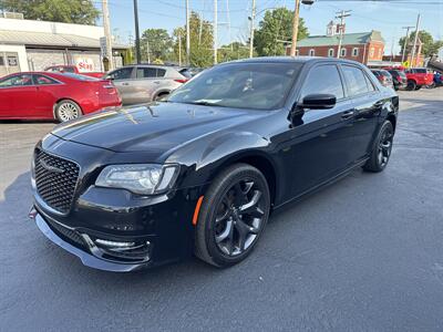 2020 Chrysler 300 Series S   - Photo 1 - Millstadt, IL 62260