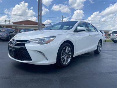 2015 Toyota Camry Hybrid LE   - Photo 1 - Cahokia, IL 62206