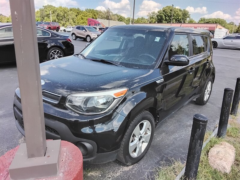2019 Kia Soul - Photo 2 - Cahokia, IL 62206