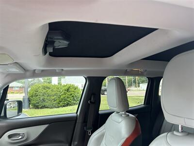 2015 Jeep Renegade Limited - Photo 9 - Fairview Heights, IL 62208