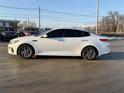 2020 Kia Optima LX   - Photo 2 - Cahokia, IL 62206