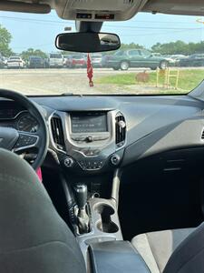 2018 Chevrolet Cruze LT Auto - Photo 5 - Cahokia, IL 62206