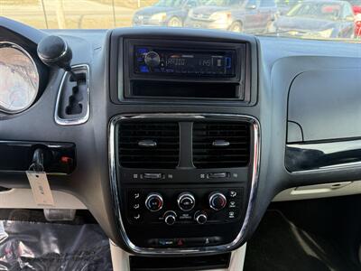 2017 Dodge Grand Caravan SXT - Photo 14 - Cahokia, IL 62206