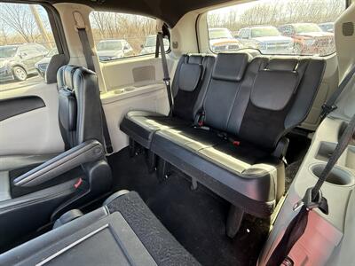 2017 Dodge Grand Caravan SXT - Photo 11 - Cahokia, IL 62206