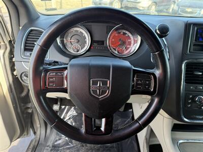 2017 Dodge Grand Caravan SXT - Photo 13 - Cahokia, IL 62206