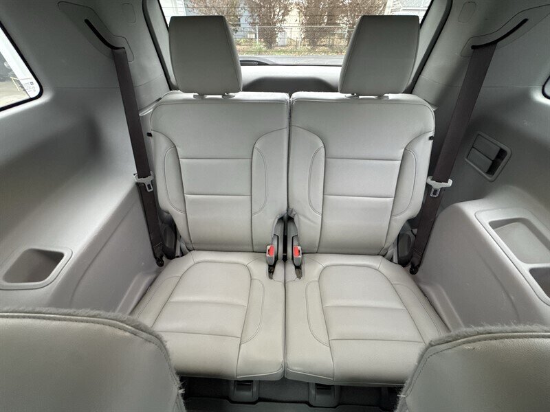 2017 GMC Acadia SLT-2 - Photo 24 - Millstadt, IL 62260