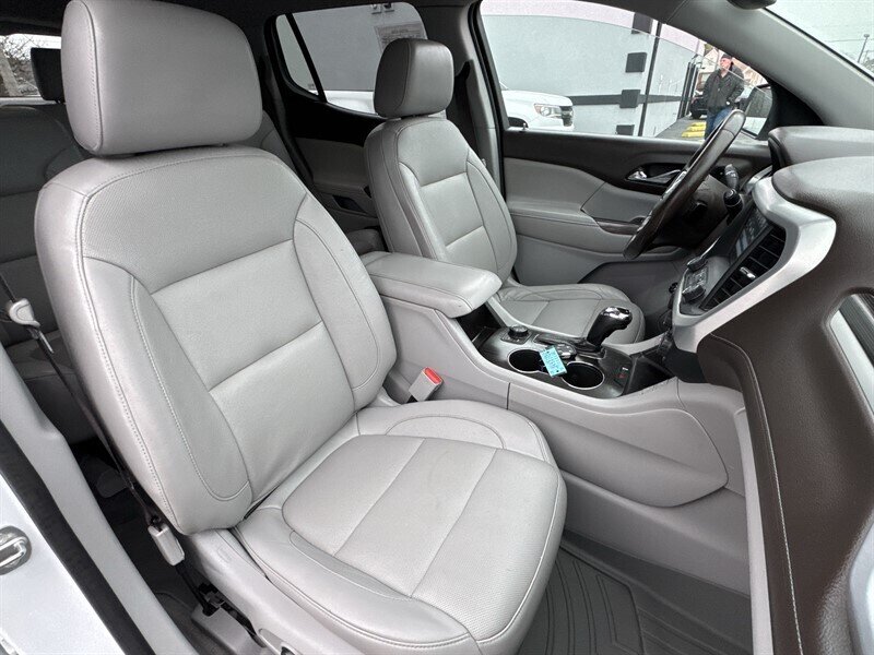 2017 GMC Acadia SLT-2 - Photo 19 - Millstadt, IL 62260