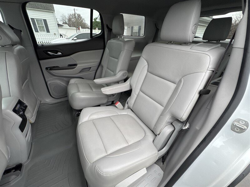 2017 GMC Acadia SLT-2 - Photo 21 - Millstadt, IL 62260