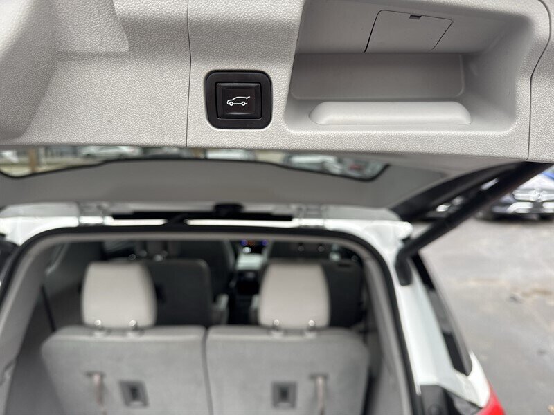 2017 GMC Acadia SLT-2 - Photo 30 - Millstadt, IL 62260