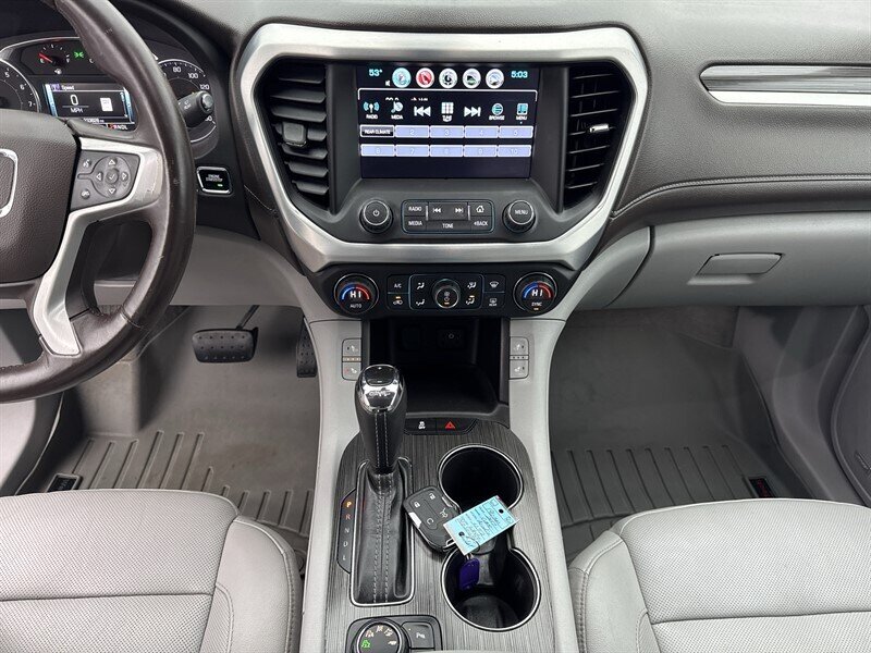 2017 GMC Acadia SLT-2 - Photo 10 - Millstadt, IL 62260