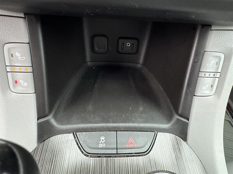 2017 GMC Acadia SLT-2 - Photo 16 - Millstadt, IL 62260