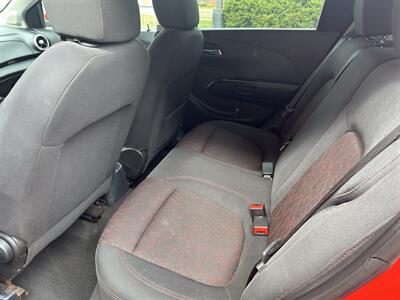 2019 Chevrolet Sonic LT Auto - Photo 9 - Fairview Heights, IL 62208