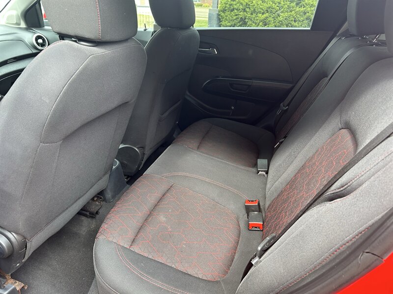 2019 Chevrolet Sonic LT Auto - Photo 9 - Fairview Heights, IL 62208