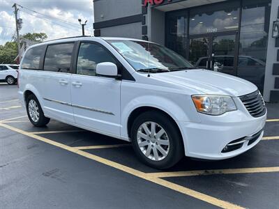 2014 Chrysler Town & Country Touring - Photo 2 - Fairview Heights, IL 62208