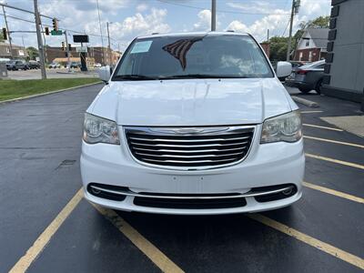 2014 Chrysler Town & Country Touring - Photo 6 - Fairview Heights, IL 62208