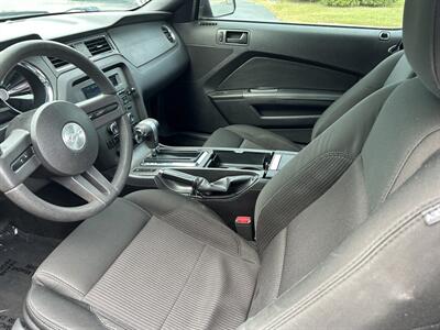 2011 Ford Mustang V6 Premium   - Photo 8 - Fairview Heights, IL 62208