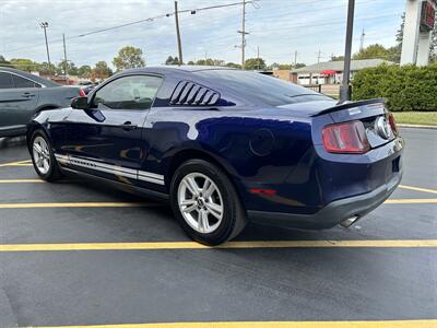 2011 Ford Mustang V6 Premium   - Photo 5 - Fairview Heights, IL 62208