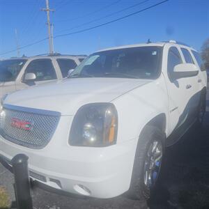 2007 GMC Yukon Denali   - Photo 1 - Belleville, IL 62223