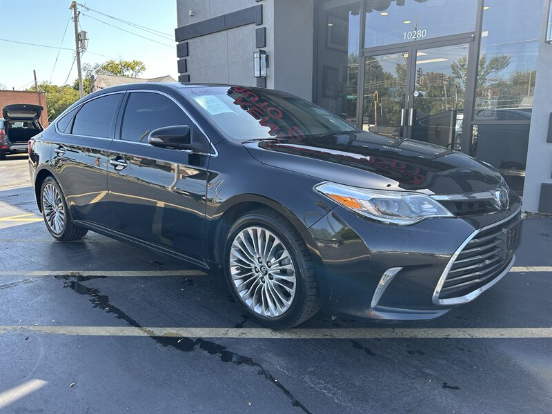 2016 Toyota Avalon XLE - Photo 2 - Fairview Heights, IL 62208