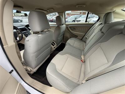 2013 Ford Taurus SEL   - Photo 10 - Cahokia, IL 62206