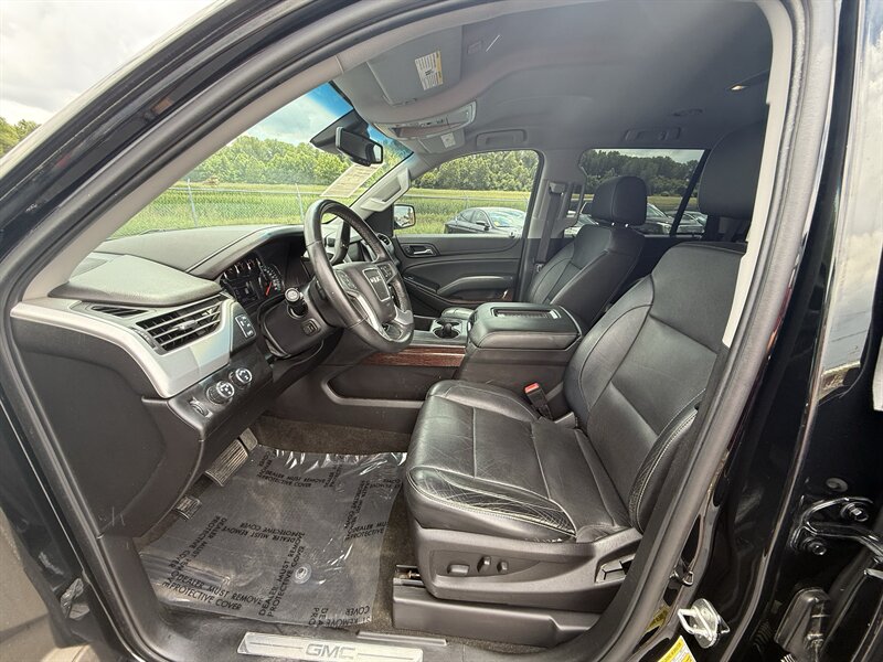 2017 GMC Yukon SLT - Photo 9 - Cahokia, IL 62206