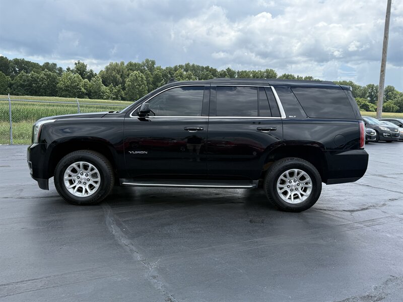 2017 GMC Yukon SLT - Photo 2 - Cahokia, IL 62206