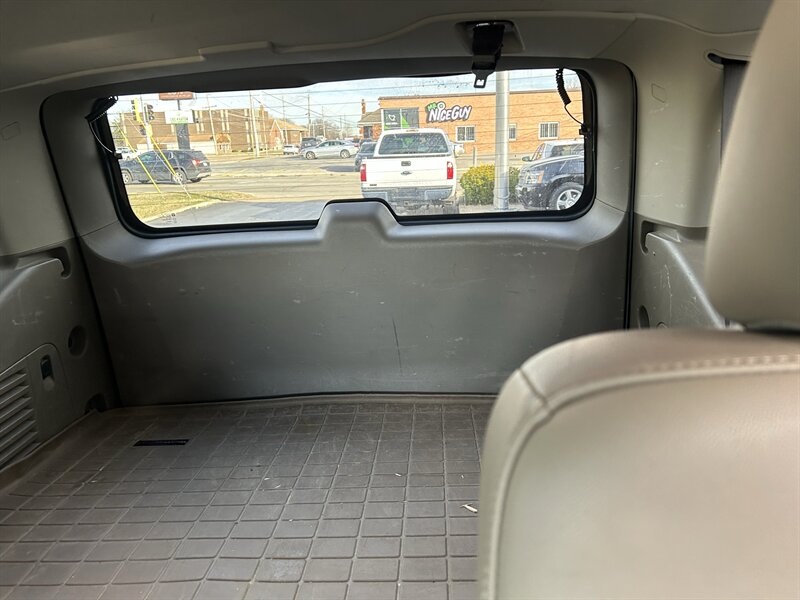 2019 Chevrolet Tahoe LT - Photo 8 - Fairview Heights, IL 62208