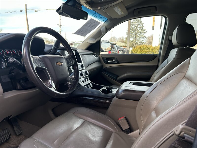 2019 Chevrolet Tahoe LT - Photo 7 - Fairview Heights, IL 62208