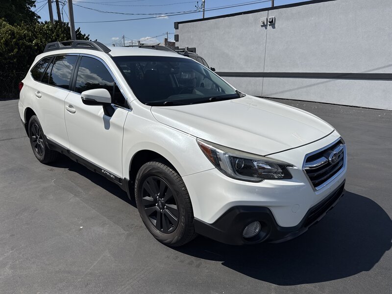 2018 Subaru Outback 2.5i Premium - Photo 1 - Millstadt, IL 62260