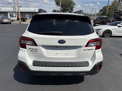 2018 Subaru Outback 2.5i Premium   - Photo 8 - Millstadt, IL 62260