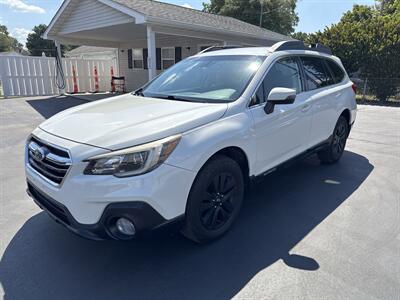 2018 Subaru Outback 2.5i Premium   - Photo 2 - Millstadt, IL 62260
