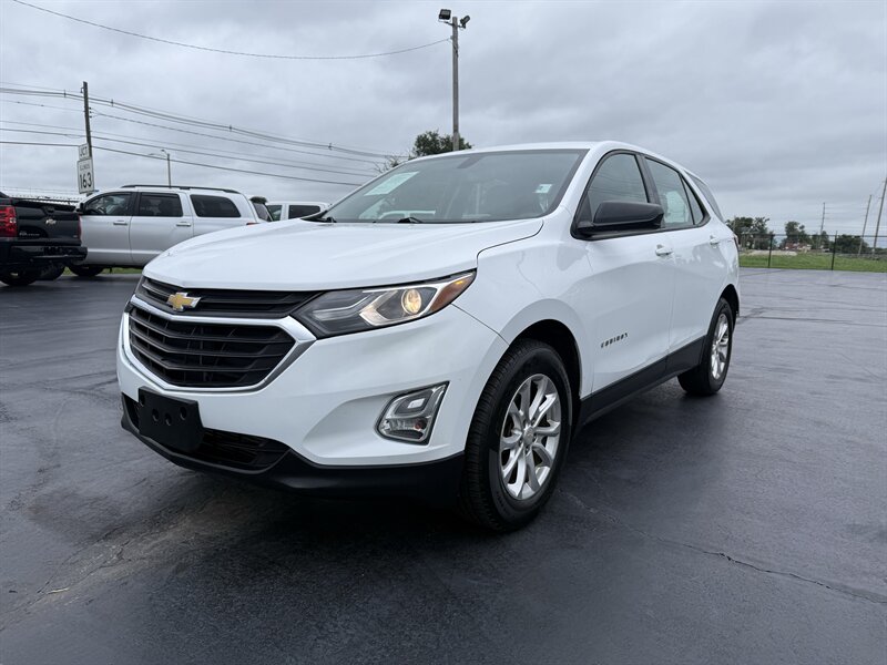 2018 Chevrolet Equinox LS   - Photo 1 - Cahokia, IL 62206