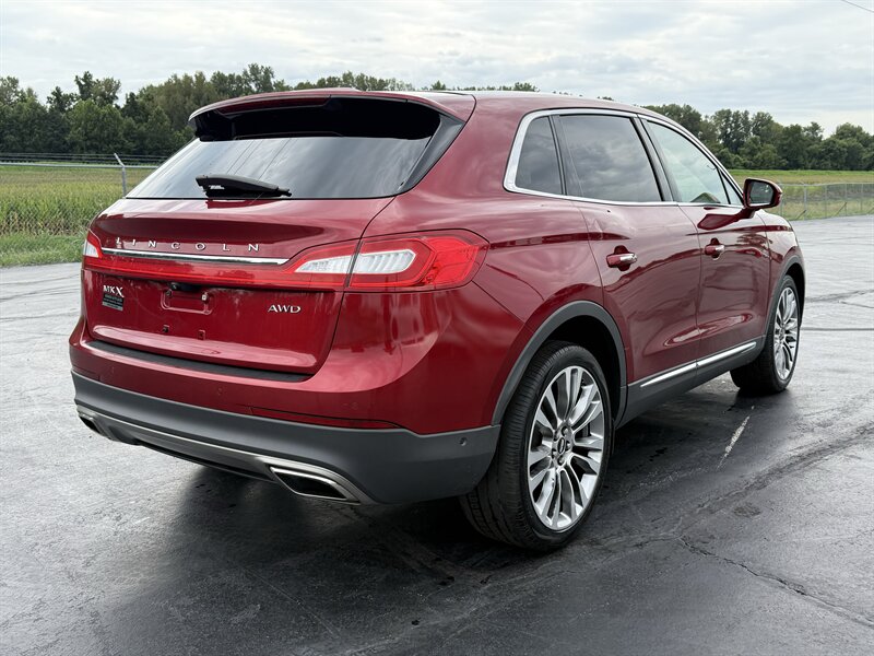 2016 Lincoln MKX Reserve - Photo 5 - Cahokia, IL 62206