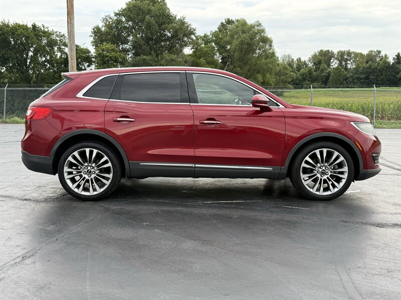 2016 Lincoln MKX Reserve - Photo 4 - Cahokia, IL 62206