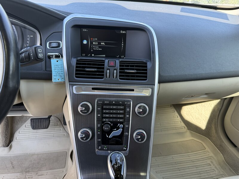 2015 Volvo XC60 T6 - Photo 17 - Cahokia, IL 62206