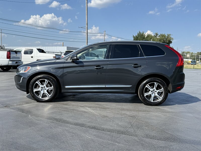 2015 Volvo XC60 T6 - Photo 3 - Cahokia, IL 62206