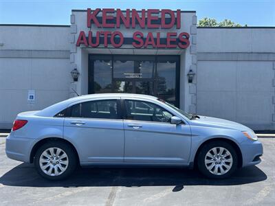 2013 Chrysler 200 LX   - Photo 1 - Fairview Heights, IL 62208