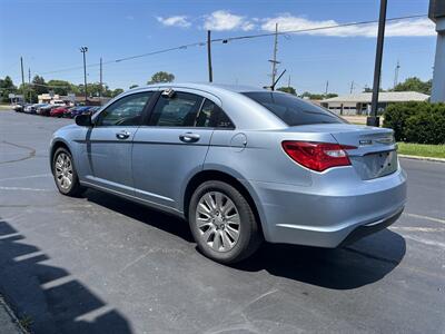 2013 Chrysler 200 LX   - Photo 5 - Fairview Heights, IL 62208