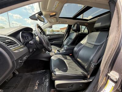 2016 Chrysler 300C   - Photo 10 - Cahokia, IL 62206