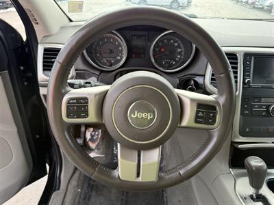 2011 Jeep Grand Cherokee Laredo   - Photo 13 - Cahokia, IL 62206