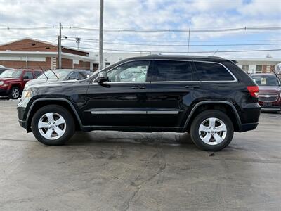 2011 Jeep Grand Cherokee Laredo   - Photo 2 - Cahokia, IL 62206