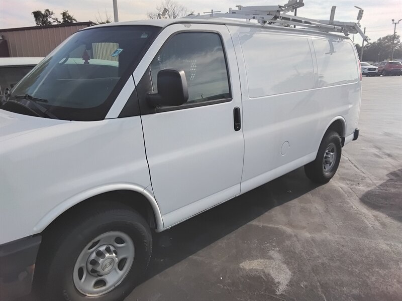 2008 Chevrolet Express 2500 - Photo 2 - Cahokia, IL 62206