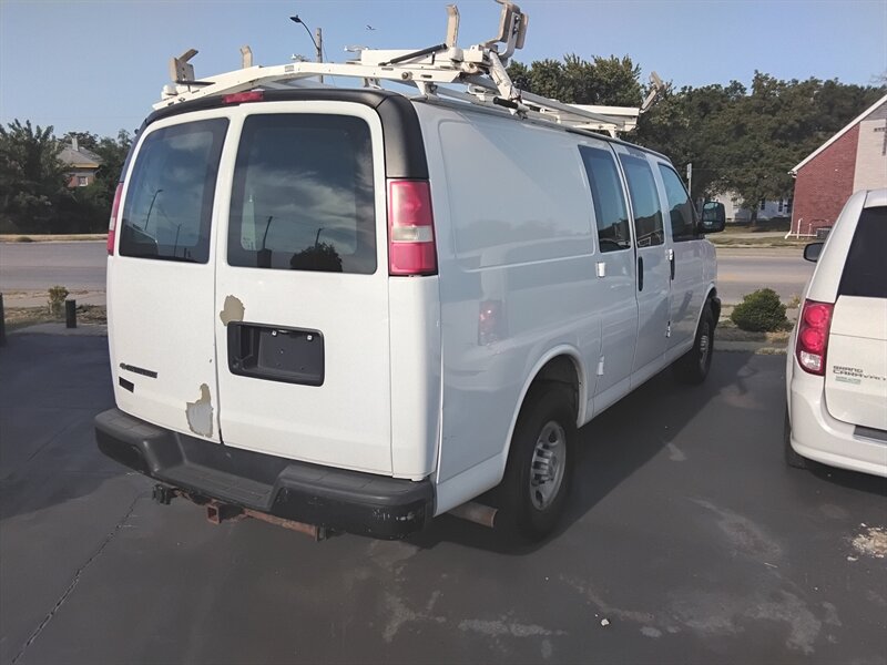 2008 Chevrolet Express 2500 - Photo 4 - Cahokia, IL 62206