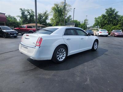 2011 Chrysler 300C   - Photo 3 - Cahokia, IL 62206