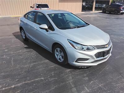 2017 Chevrolet Cruze LS Auto - Photo 4 - Cahokia, IL 62206