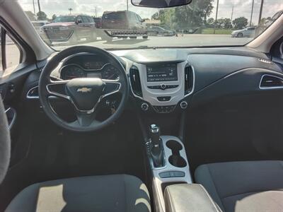 2017 Chevrolet Cruze LS Auto - Photo 5 - Cahokia, IL 62206