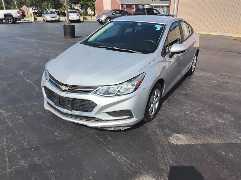 2017 Chevrolet Cruze LS Auto   - Photo 1 - Cahokia, IL 62206