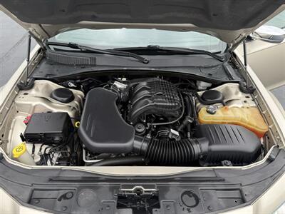 2012 Chrysler 300 Series Limited   - Photo 15 - Cahokia, IL 62206