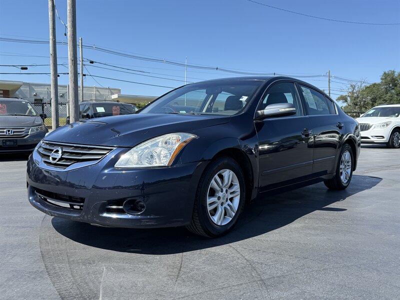 2012 Nissan Altima 2.5 - Photo 1 - Cahokia, IL 62206