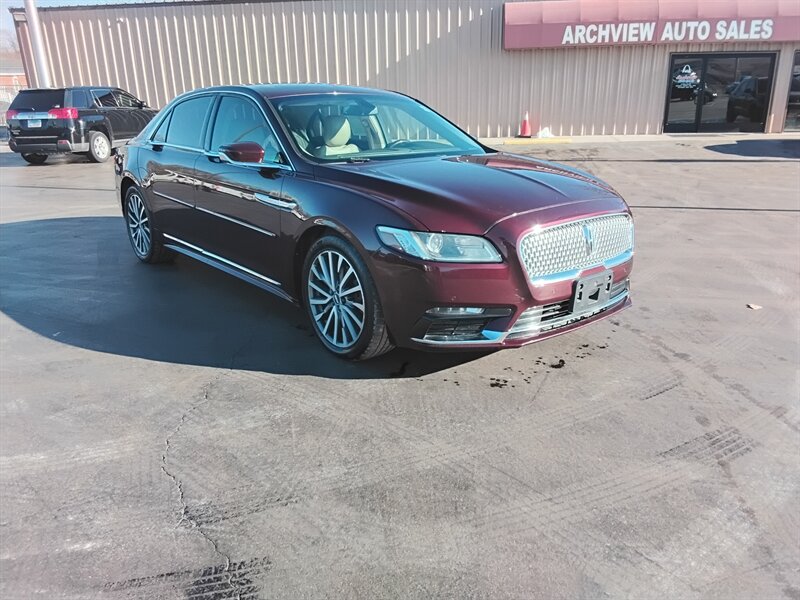 2017 Lincoln Continental Select's photo